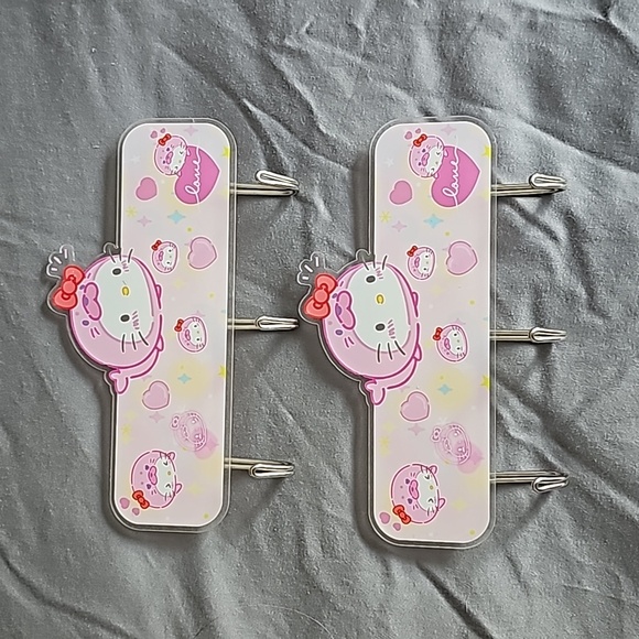 Hello Kitty Hooks - Picture 1 of 4